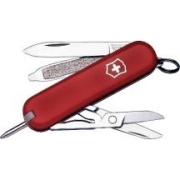 Note the retractable pen vs. the removable found in the Signature I Knife.