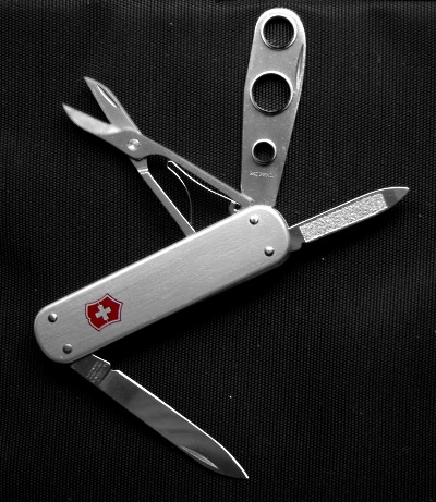 The Standard Cigar Cutter Model