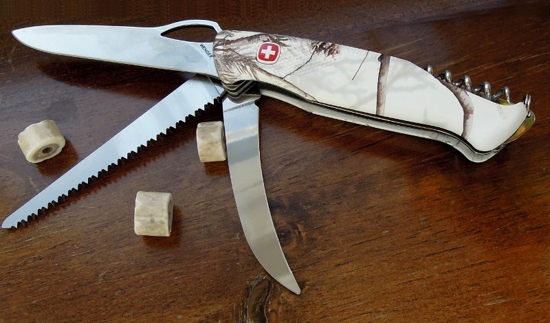 Wenger Ranger AP Snow 50, using Realtree camo. **Photo by: northman; processed for SAKwiki