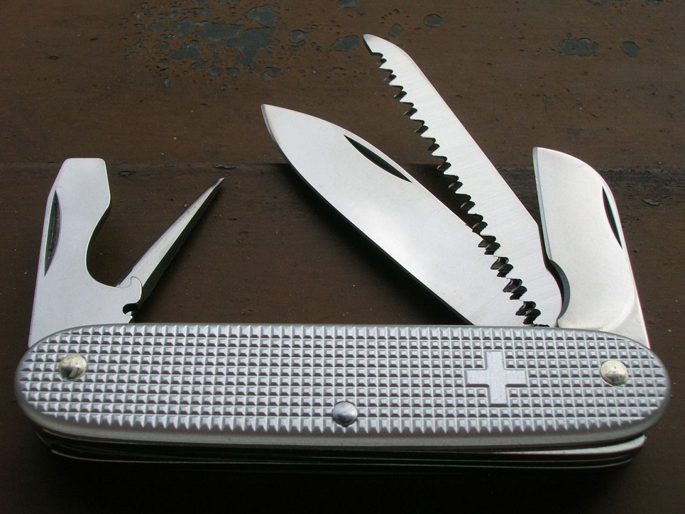 Victorinox Electrician Plus. Picture by victor7000.