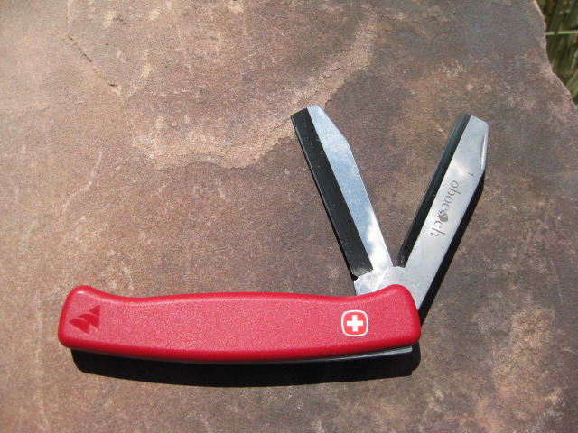 Swiss-Star Oboe Knife. Picture by ColoSwiss.