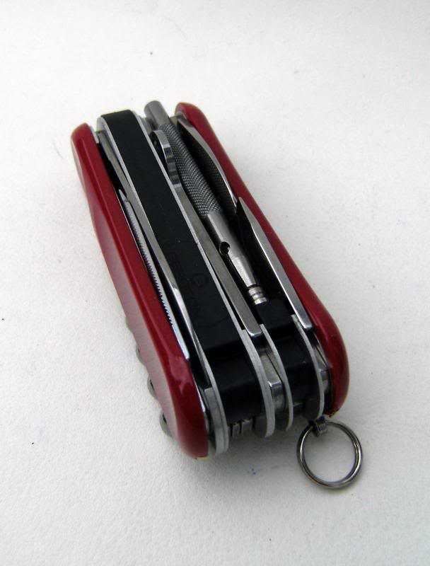 Wenger Minathor Evo. Pictures by lowtech.