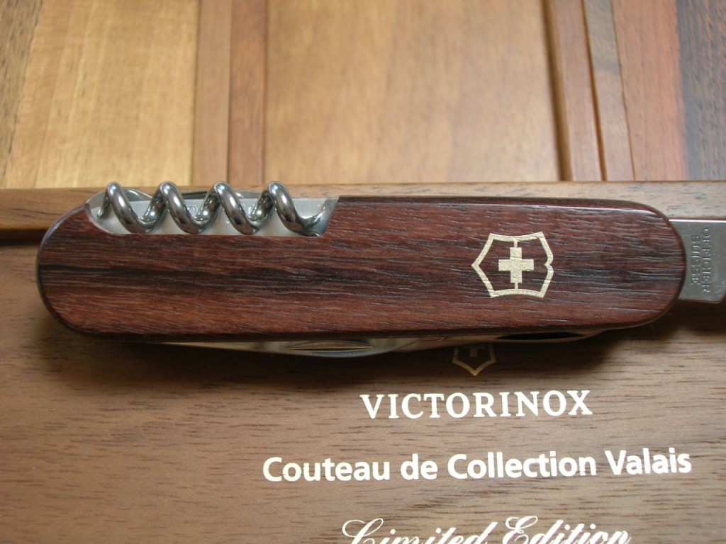 Pictures by Victor7000.