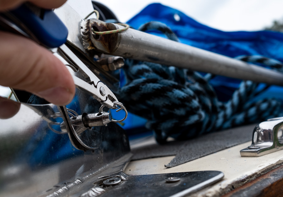 Skipper Pliers in Action