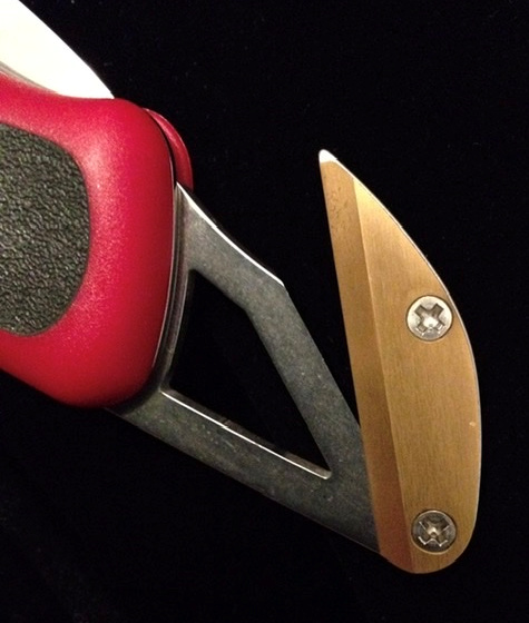 Wenger Alinghi Rescue Tool back side