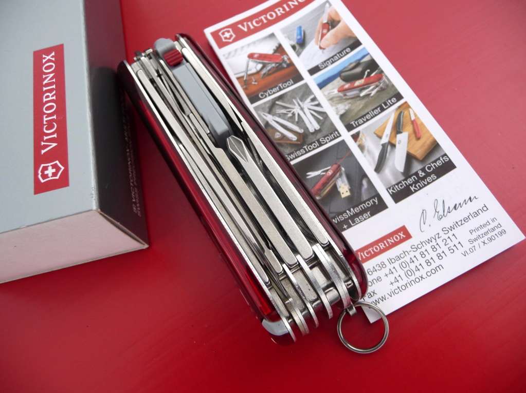 Victorinox Huntsman-Lite 91mm knife.  Photo by Paul.